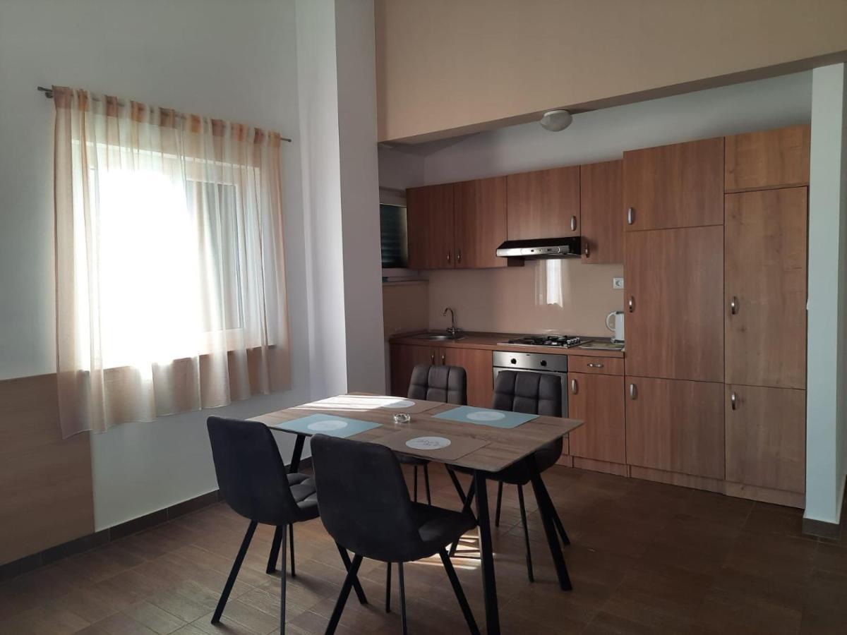 Apartments Vukovic Podstrana Esterno foto