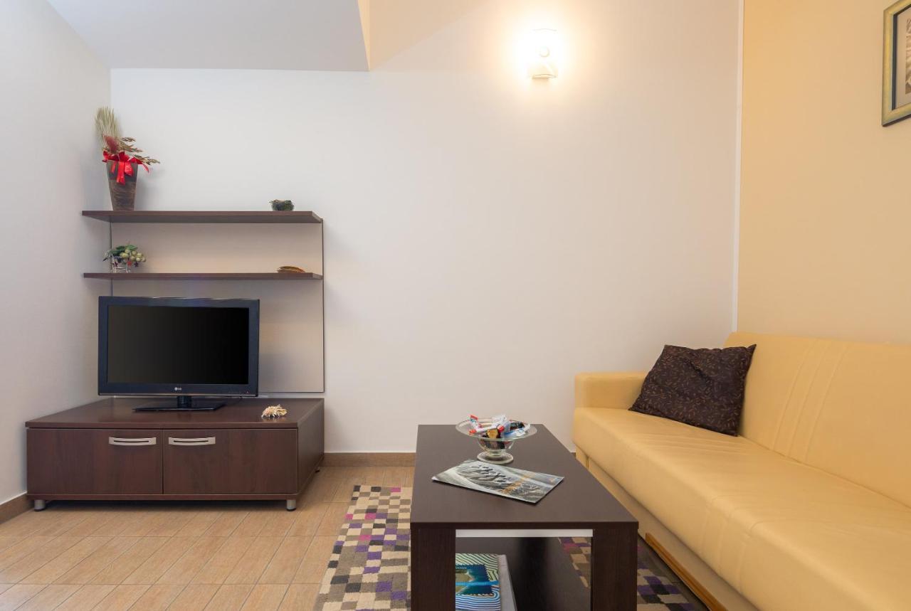 Apartments Vukovic Podstrana Esterno foto